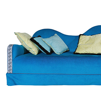 Mise-en-Avant-Blue-sofa