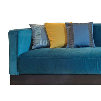 Mise-en-Avant-Blue-sofa